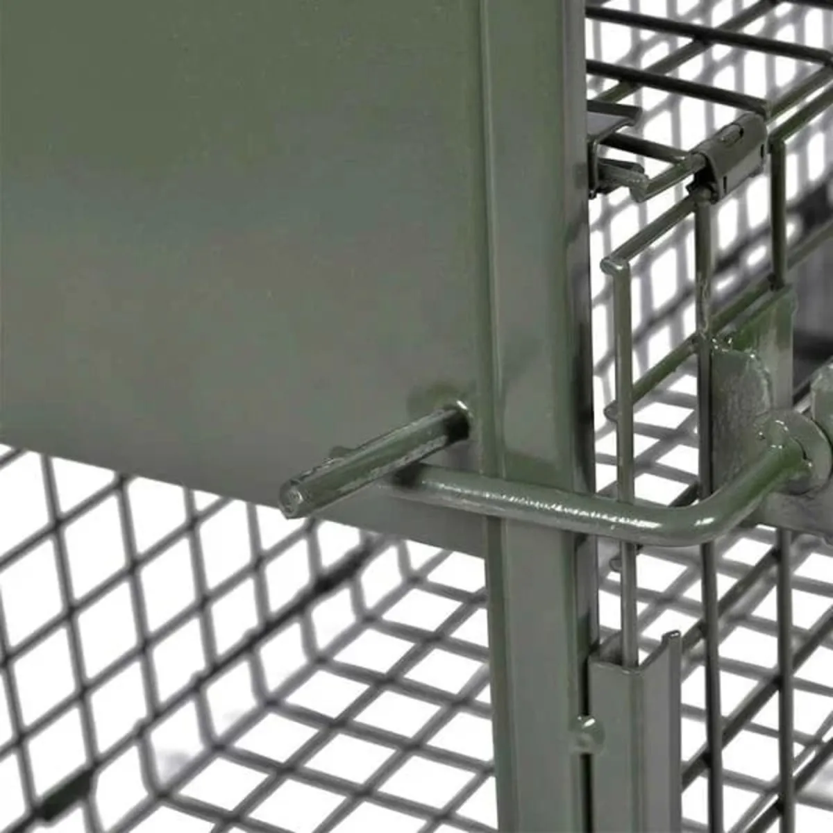 Life Trap with 1 Door

Description
With handy dime - Image 2