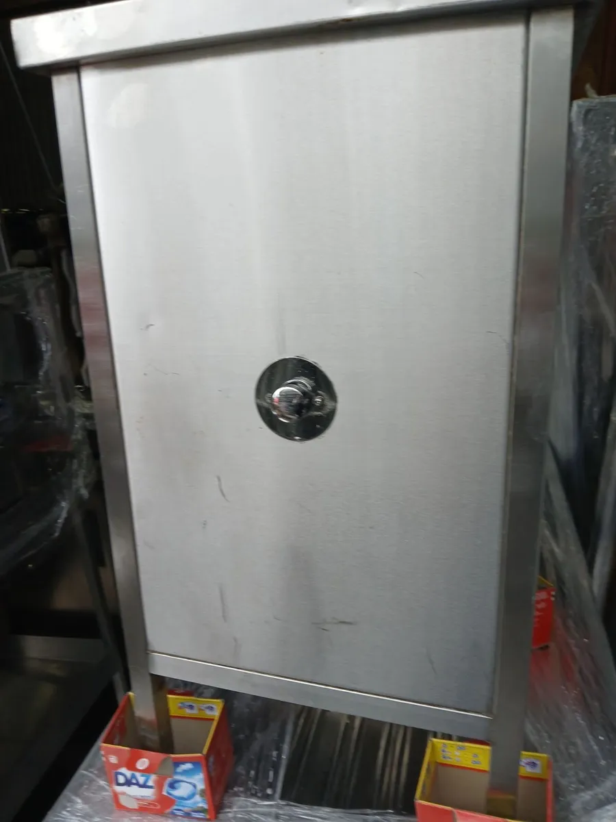 Staneless steel commercial  fish 🐟 👌  display - Image 2