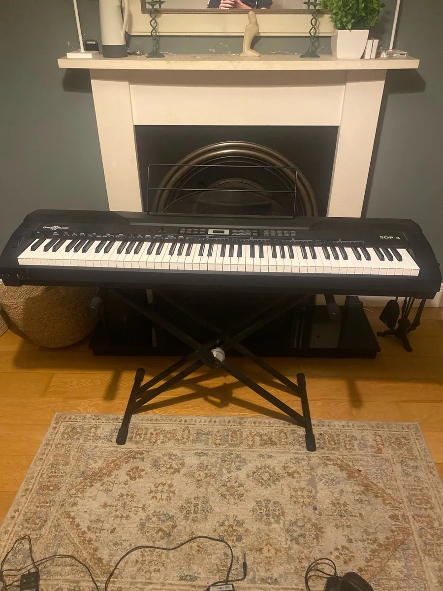 SDP-4 Gear4music keyboard - Image 2