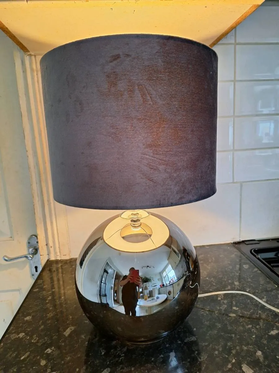 Lovely metal ball table lamp - Image 2