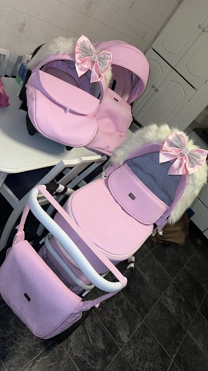 Pink leather travel system - Image 1