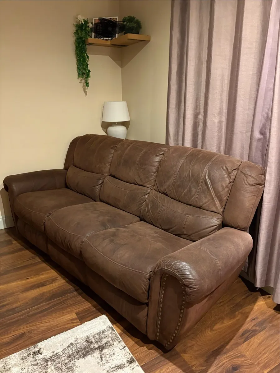 Recliner couch set - Image 2