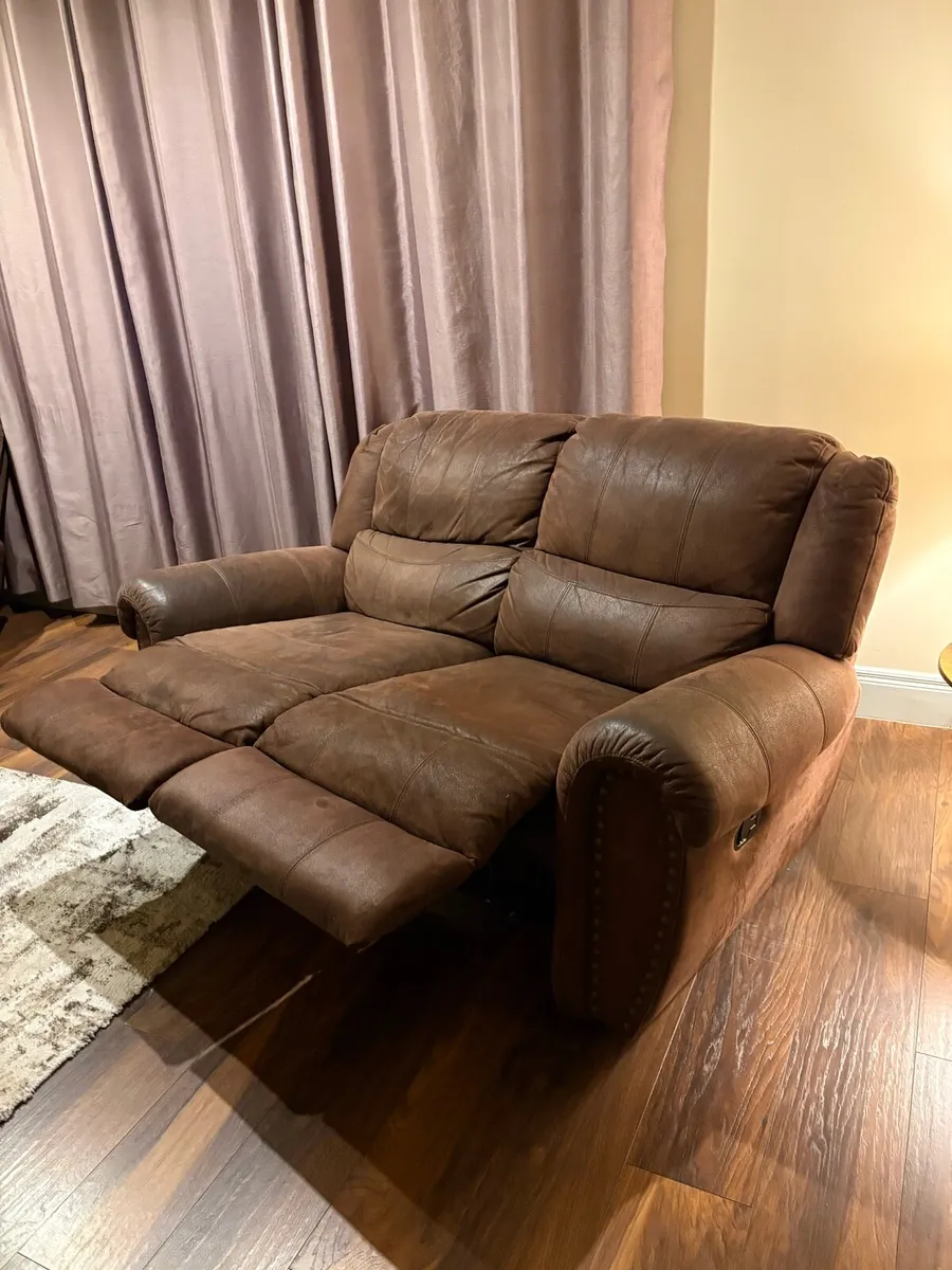Recliner couch set - Image 4