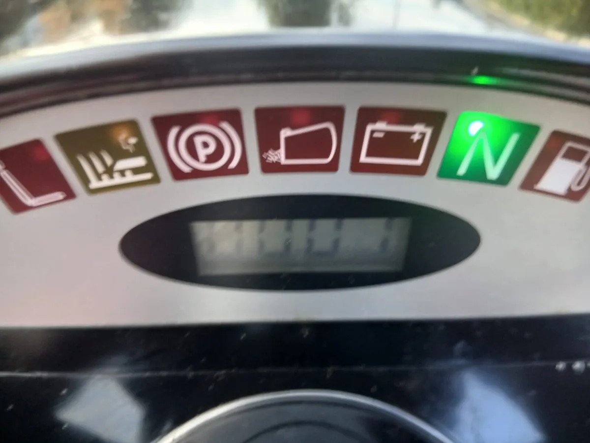 BRAND NEW/UNUSED RIDE ON LAWNMOWER - Image 2