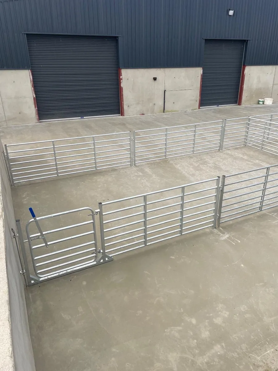 8fts and 10ft hurdles - Image 1