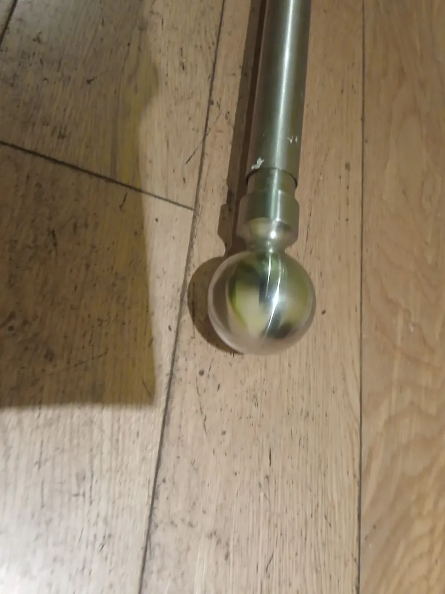 Curtain rail - Image 1