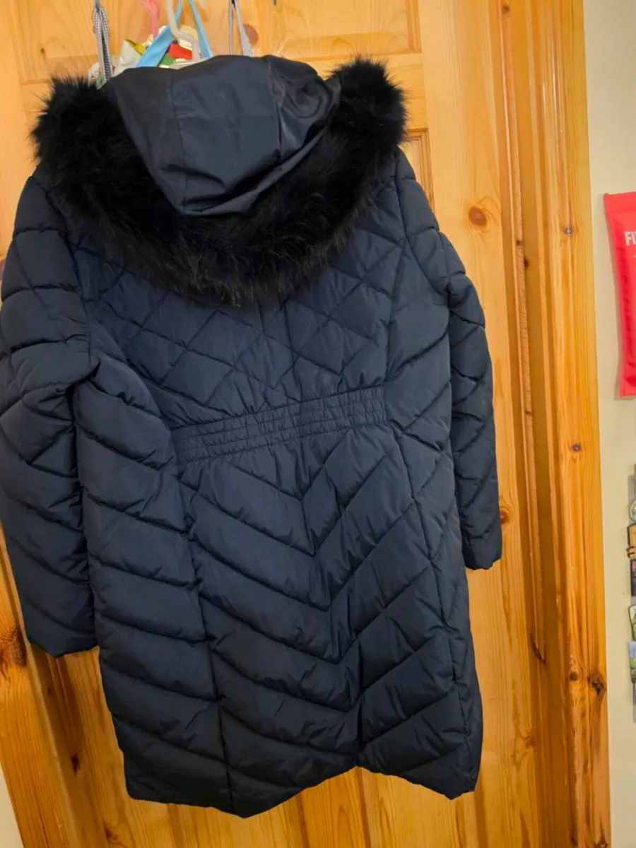 Tommy hilfiger ladies puffa coat - Image 2