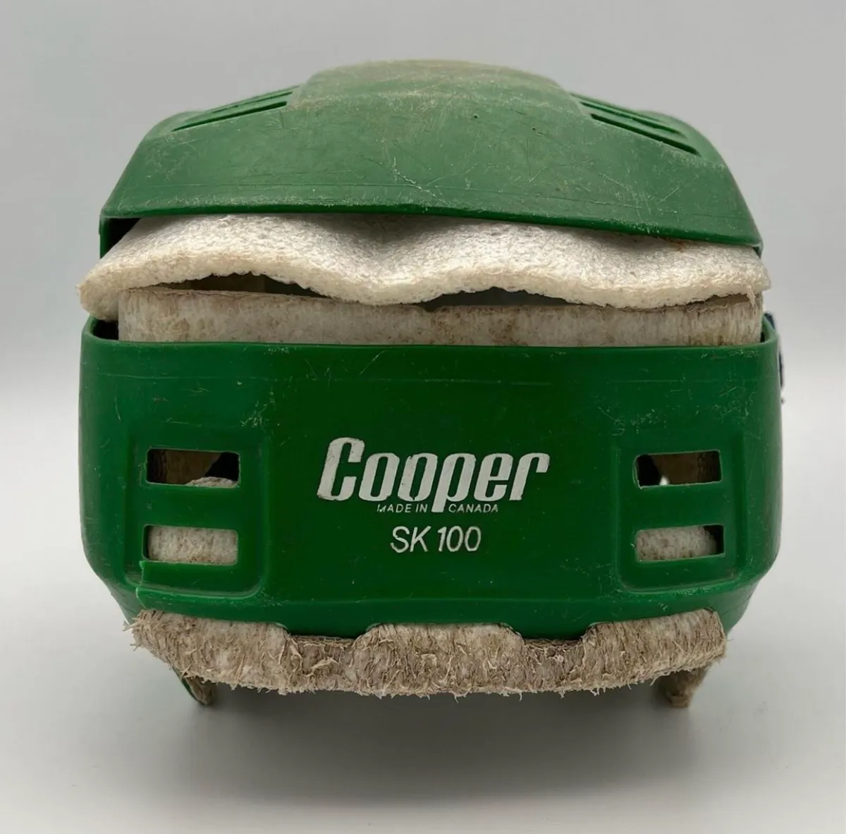 Wanted Green non stiched cooper helmet / gola