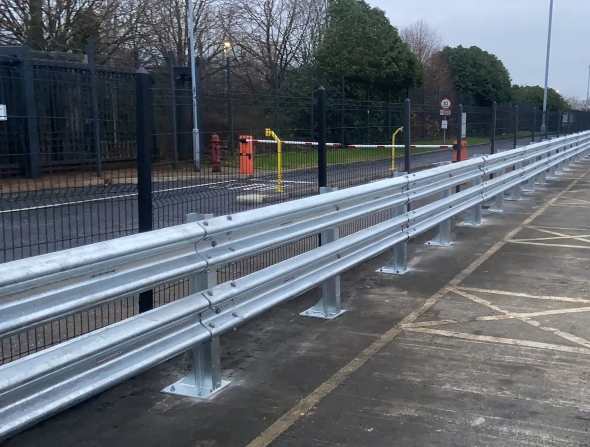 Brand New 14-Foot Galvanised Crash Barriers - Image 3