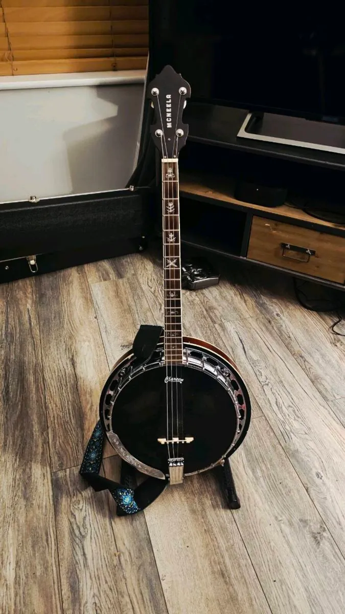 McNeela Viking Tenor Banjo - Image 1