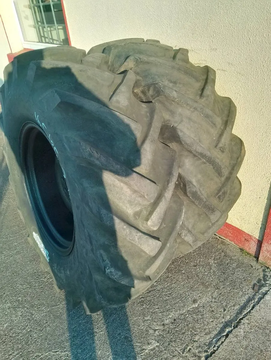 Wheels Tractor wide 16.5/85-24 for Massey 135 etc - Image 3