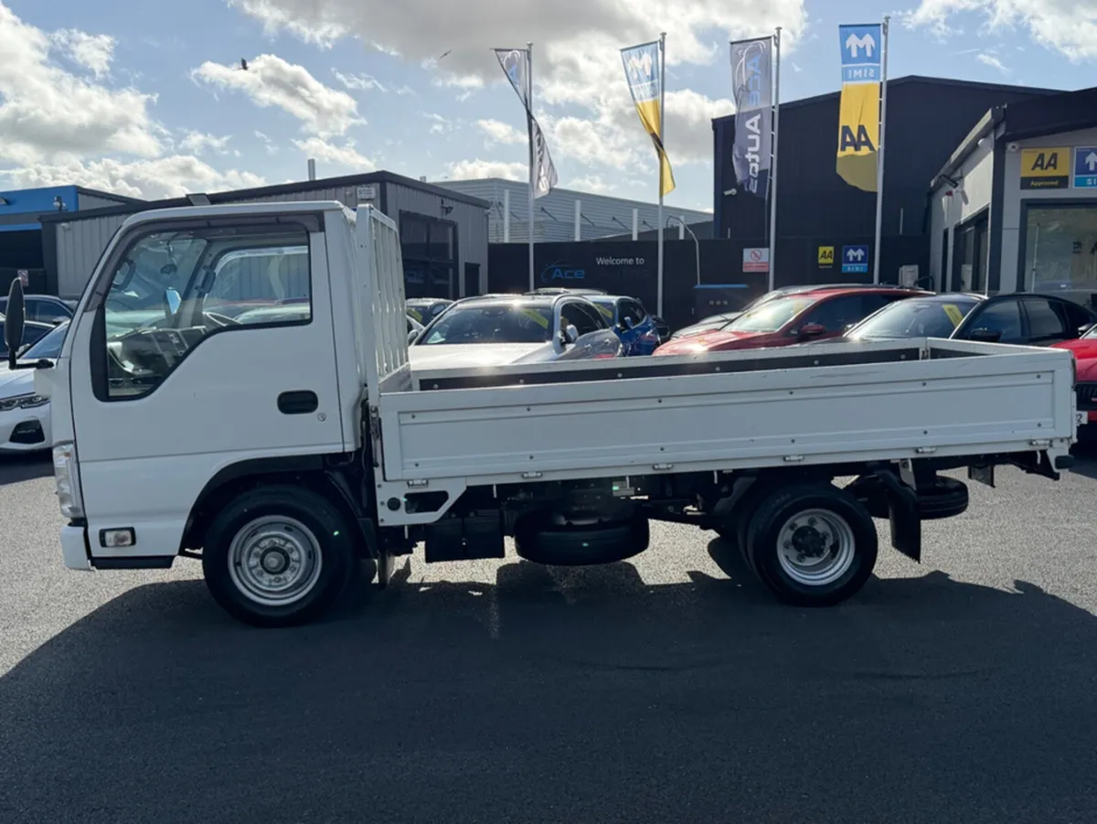 Isuzu NPR FLATBED - 3 SEATER - 3.0L DIESEL - AUTO - Image 3