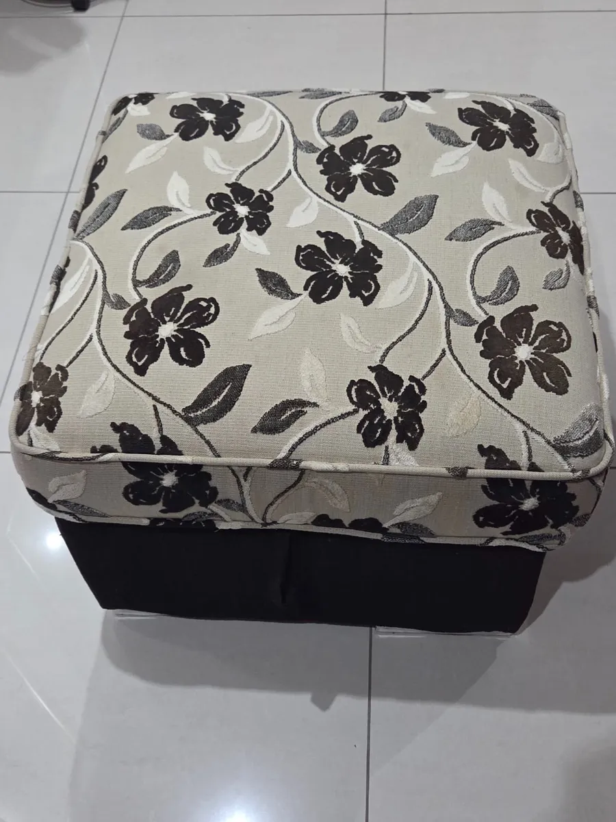 Couch - Image 2