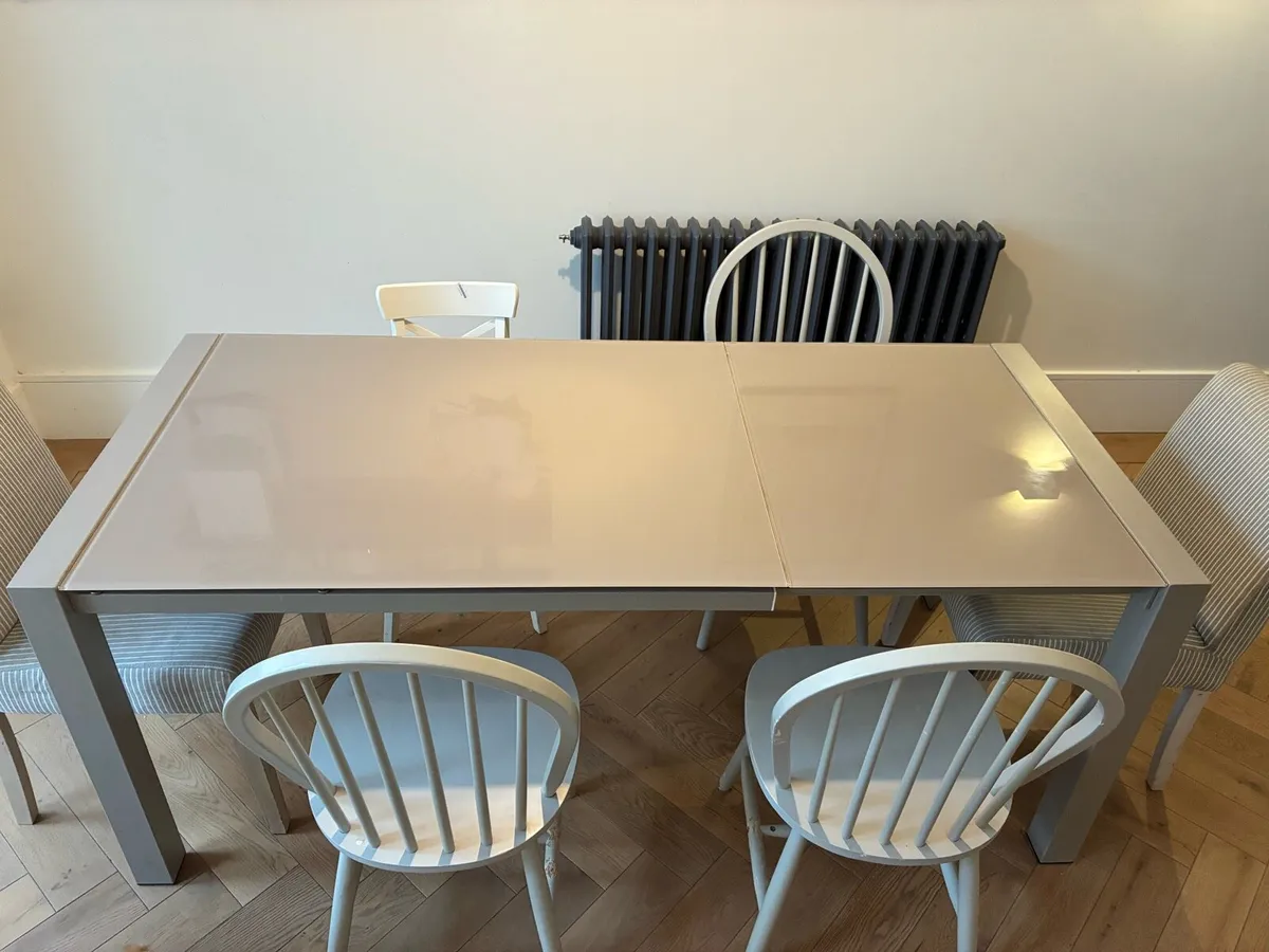 Glass extendable kitchen table - Image 2