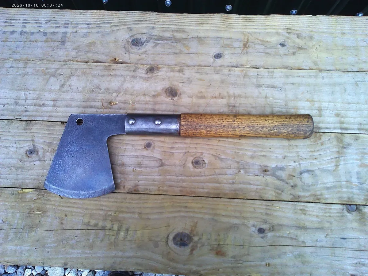 Axe - Image 4