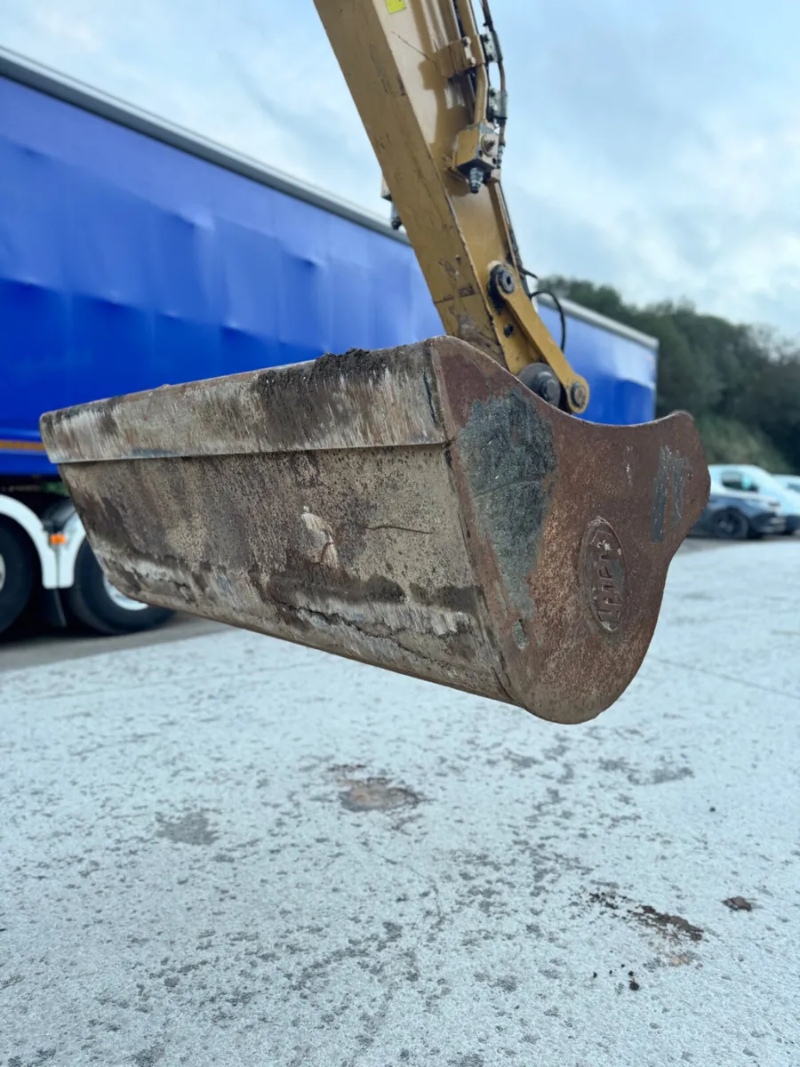 72” Geith Grading Bucket 65mm Pins - Image 2