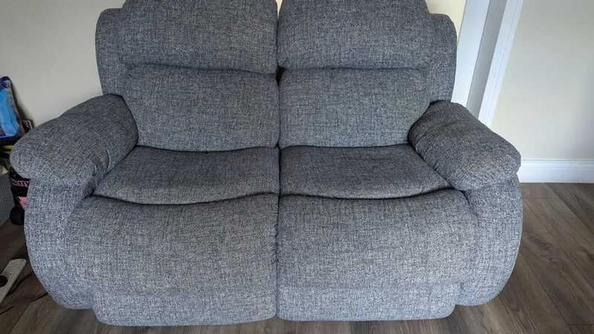 Two recliner sofas - Image 3