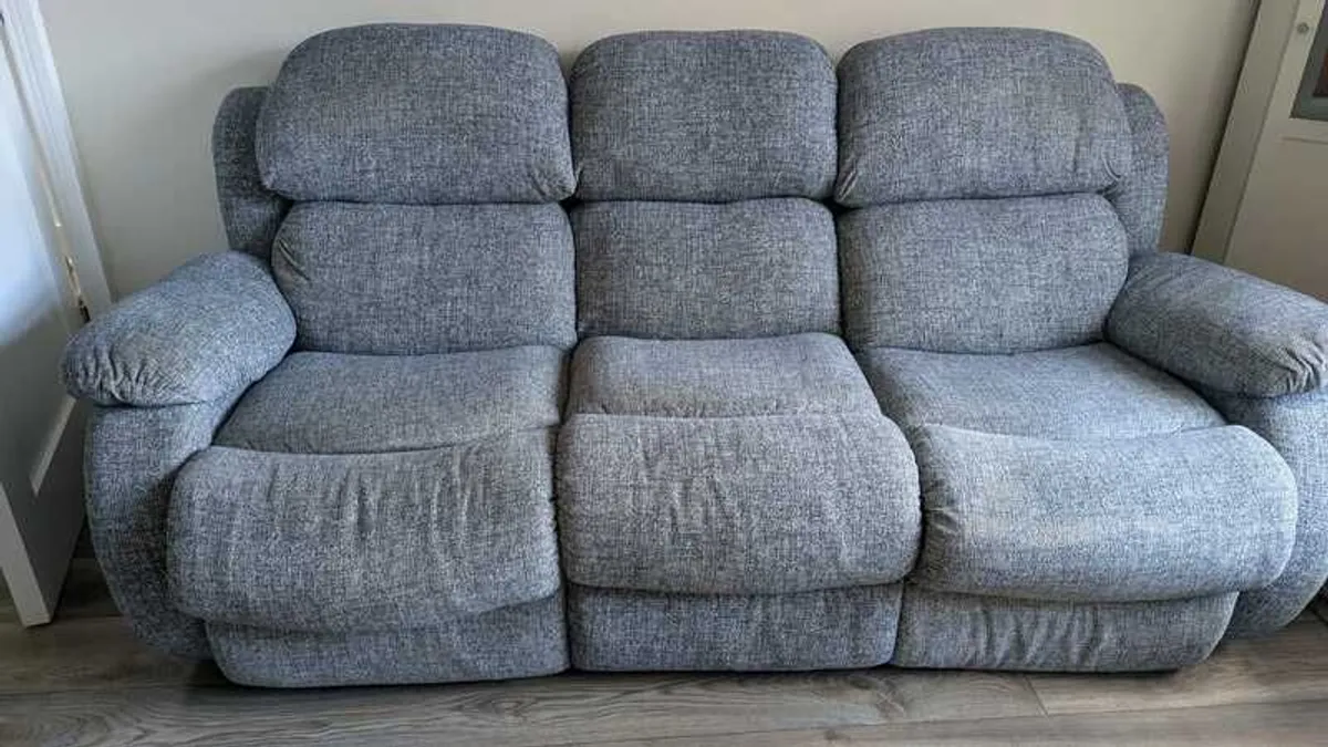 Two recliner sofas - Image 1
