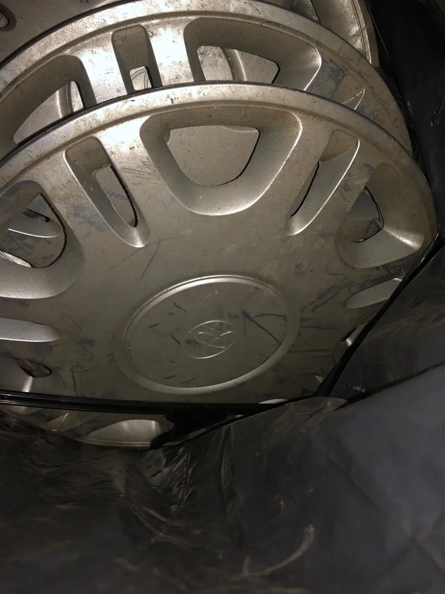 Yaris wheel caps