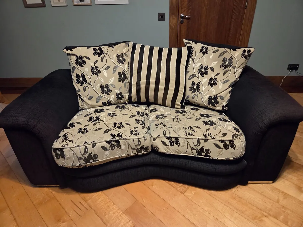 Couch - Image 4