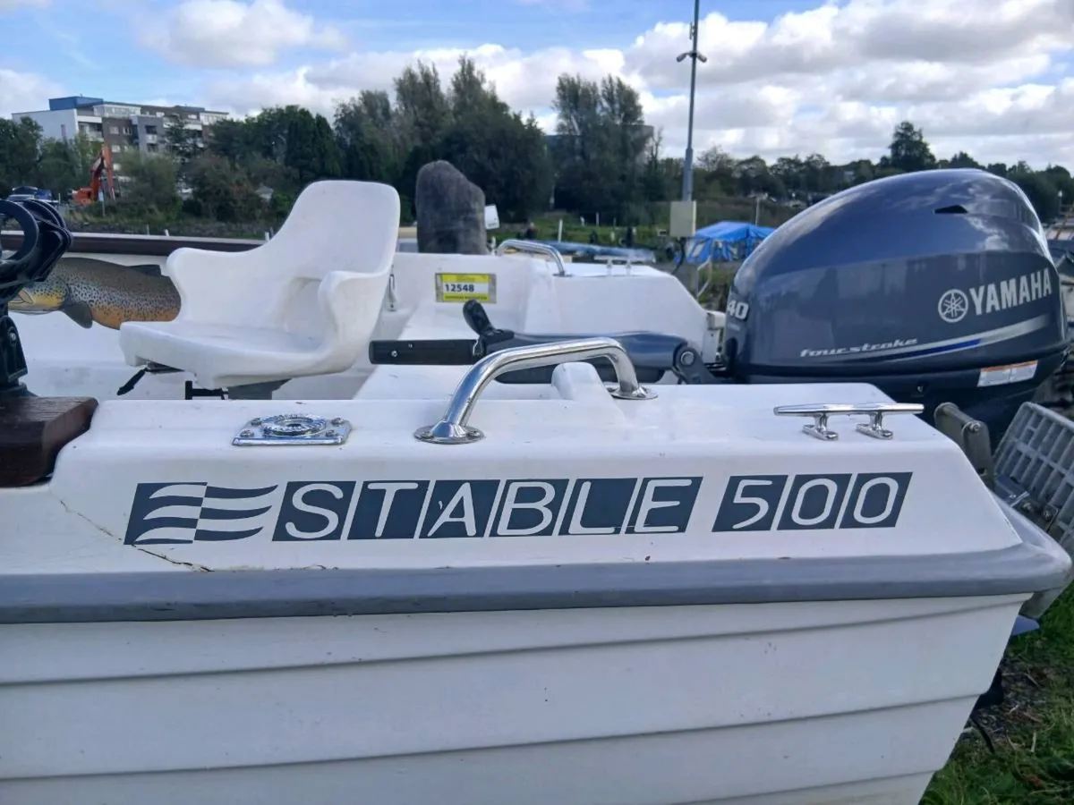 Boats and jet skies - Image 1