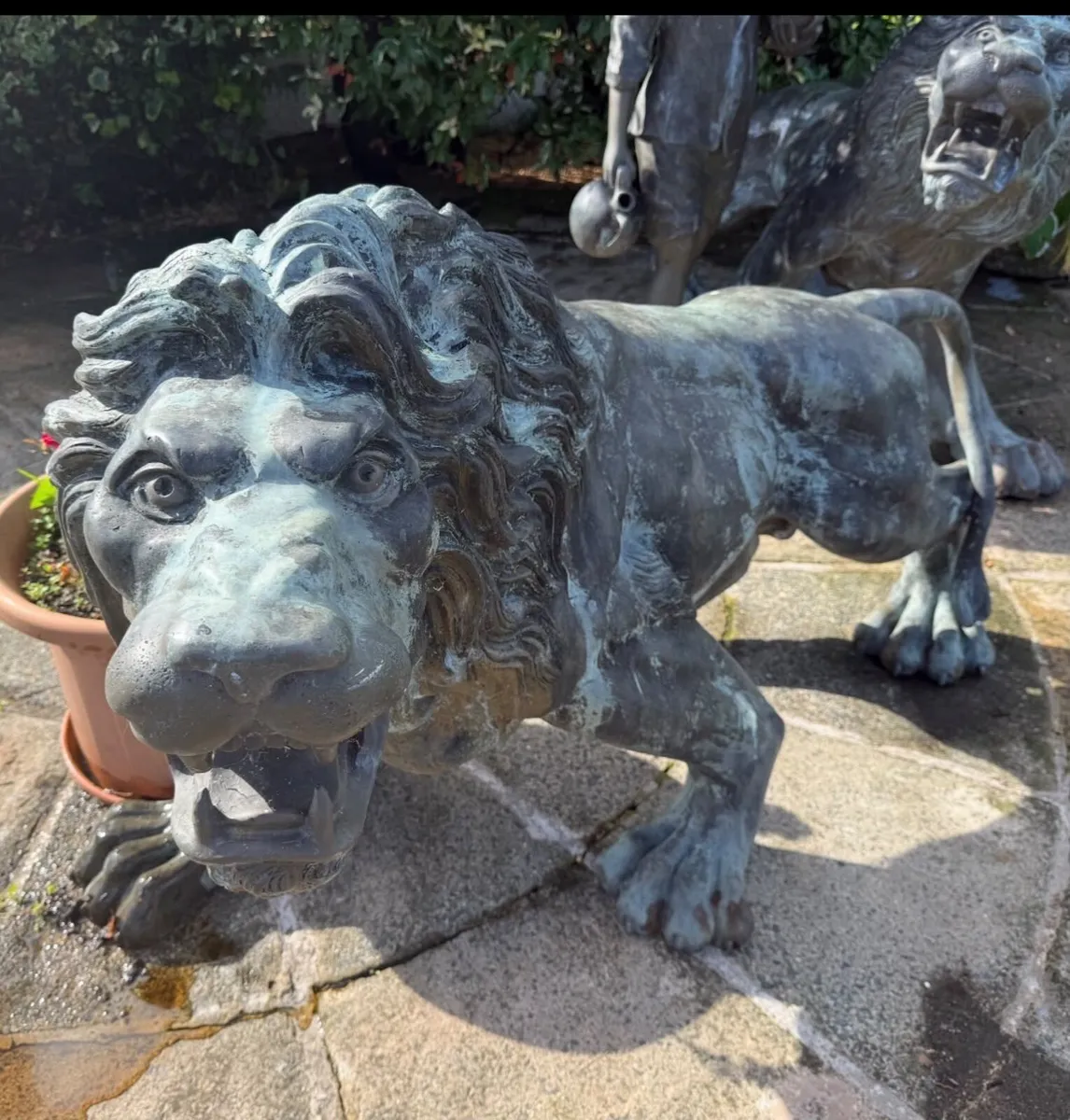 Large garden ornaments cast in new conditions - Image 3