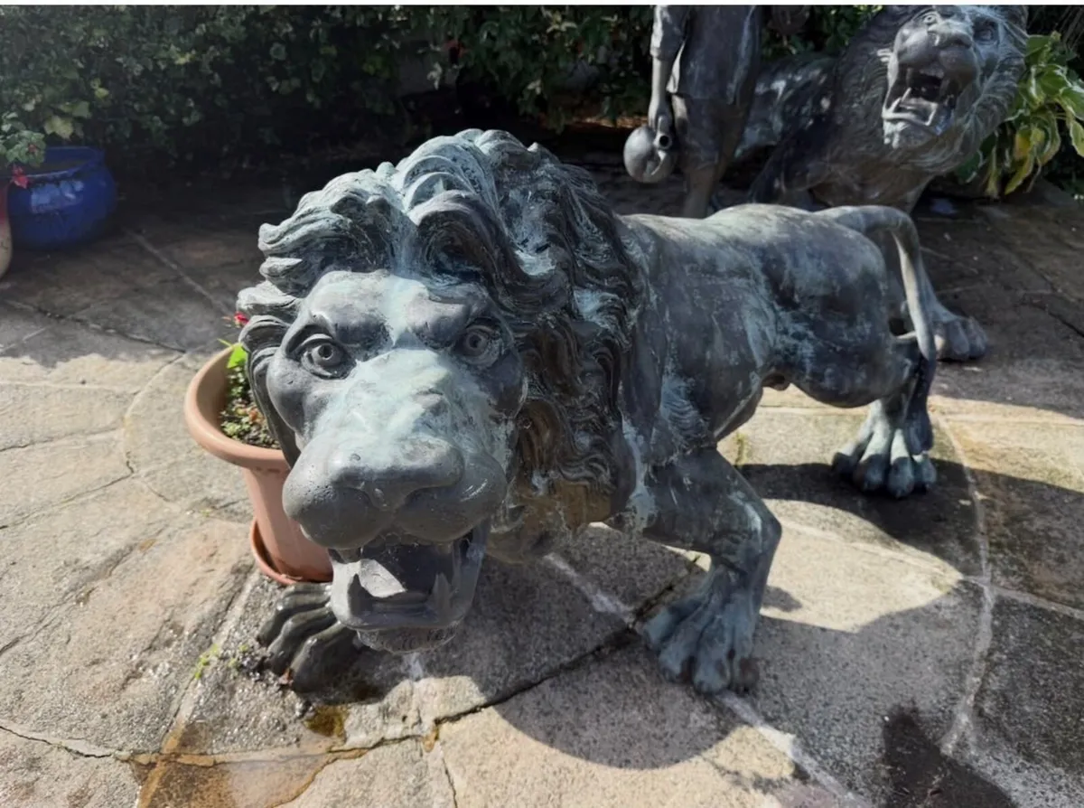 Large garden ornaments cast in new conditions - Image 2