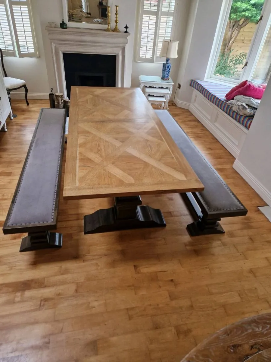 Dining room table and matching benches - Image 1