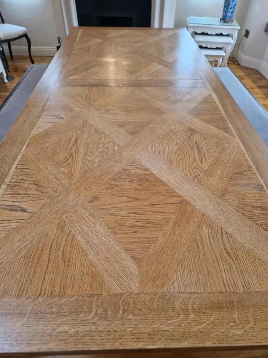 Dining room table and matching benches - Image 3