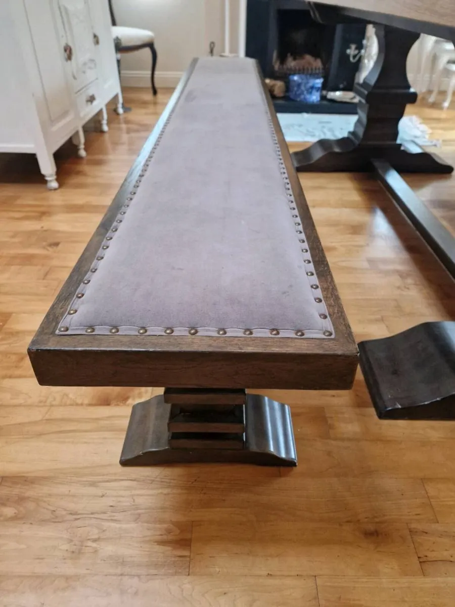 Dining room table and matching benches - Image 4