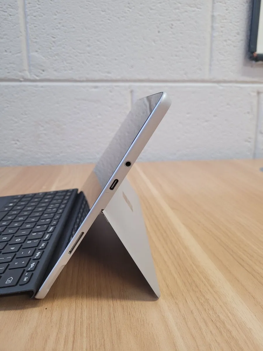 Microsoft Surface Go 2 - Image 4