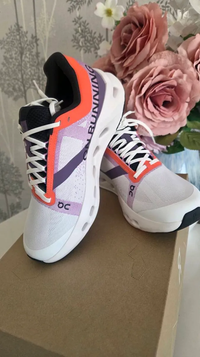 Clouds running shoes - Image 1