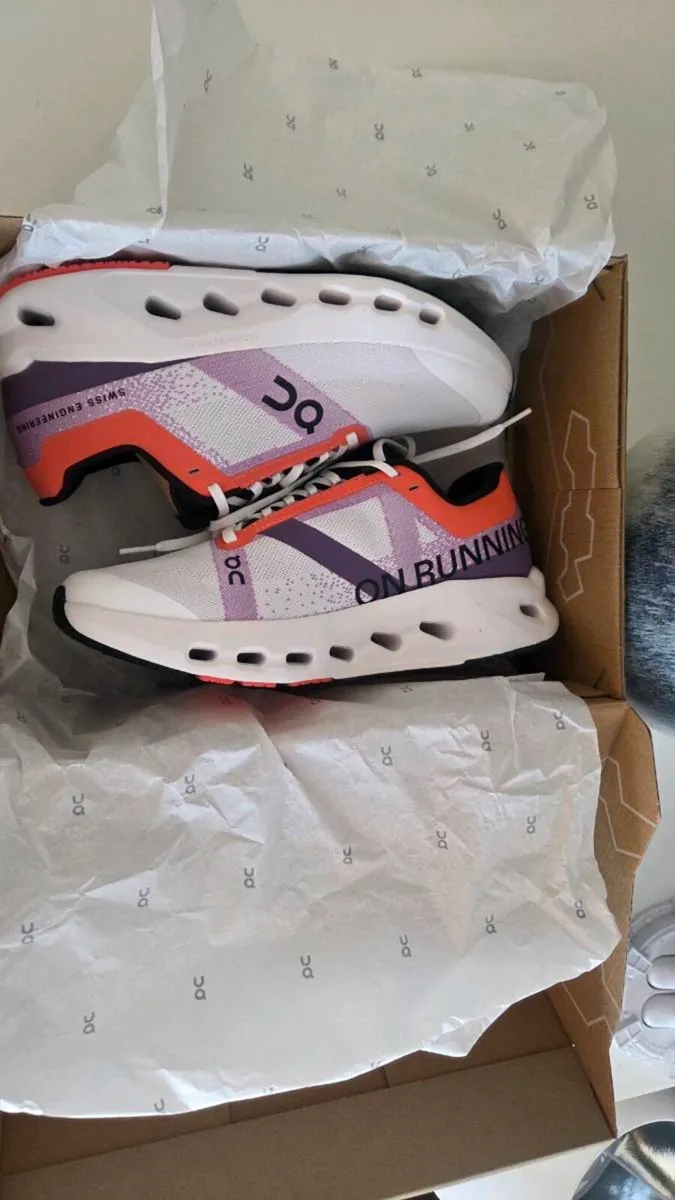 Clouds running shoes - Image 2