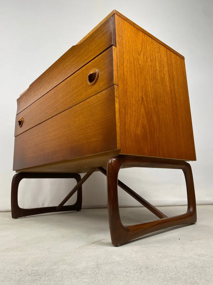 Mid Century Teak Chest of Drawers - Image 1