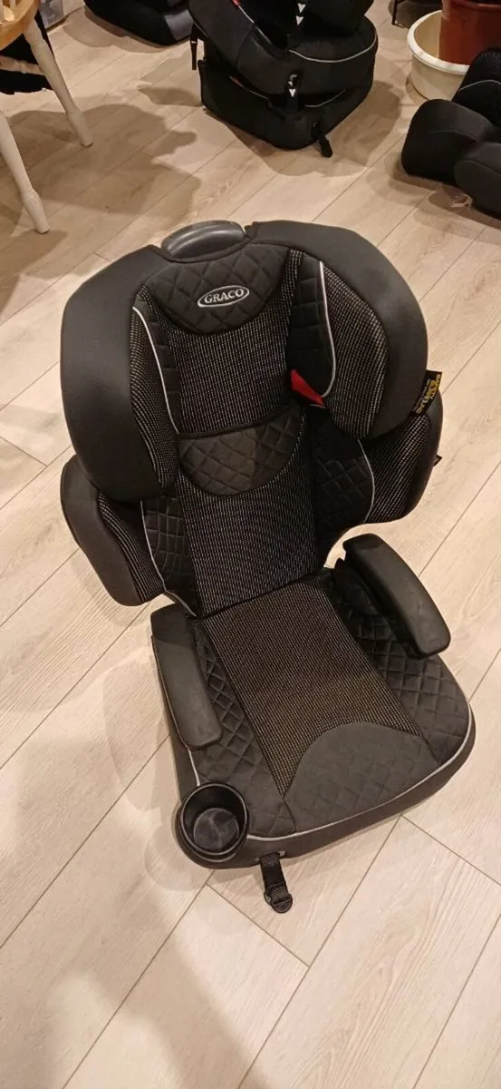 Child's Car Seat - Image 1