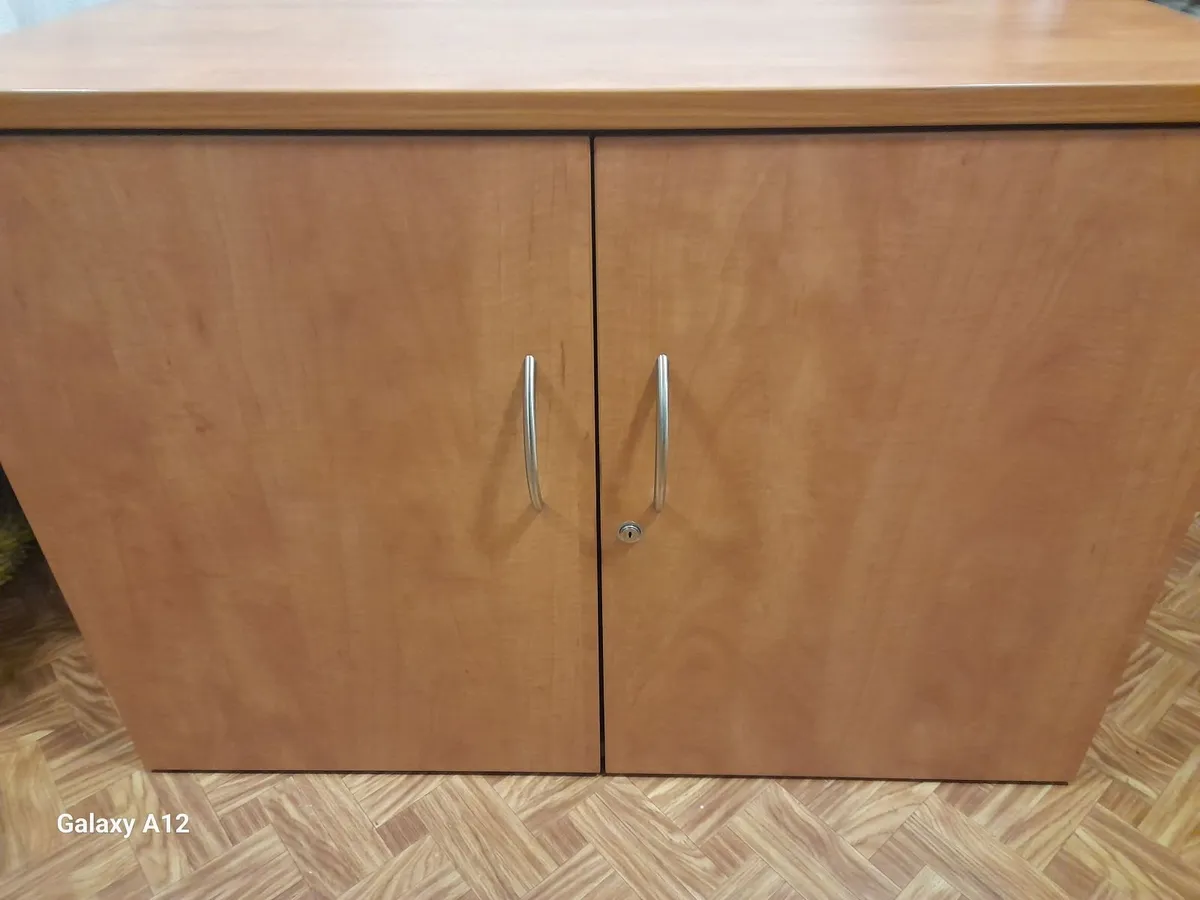 Office cabinet - Image 1