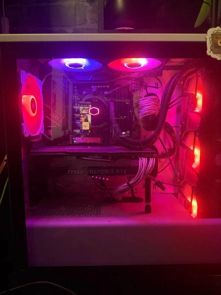 AMD Ryzen 5 9600X 6 Core 5.00 GHz Gaming PC - Image 2