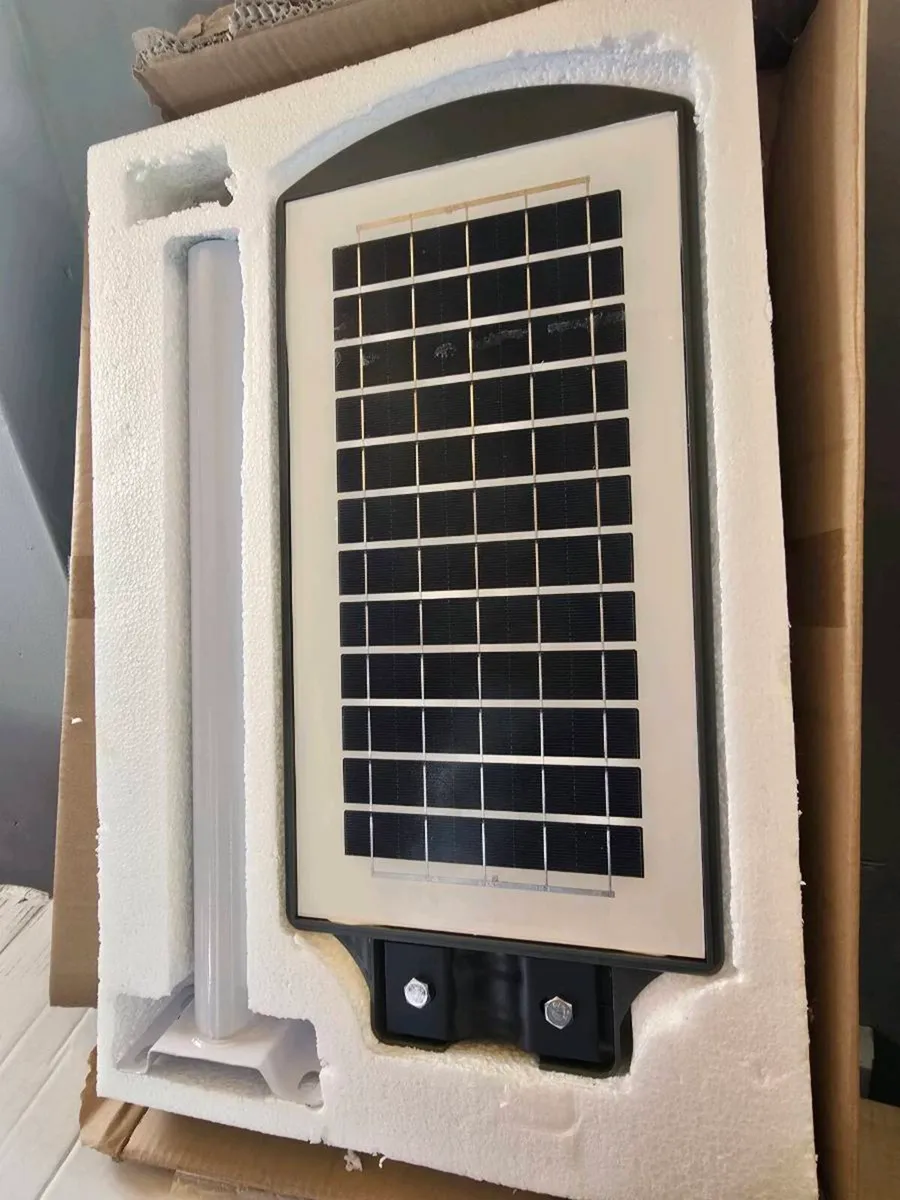 120W Solar LED Street Lights with Motion Sensor - Image 2