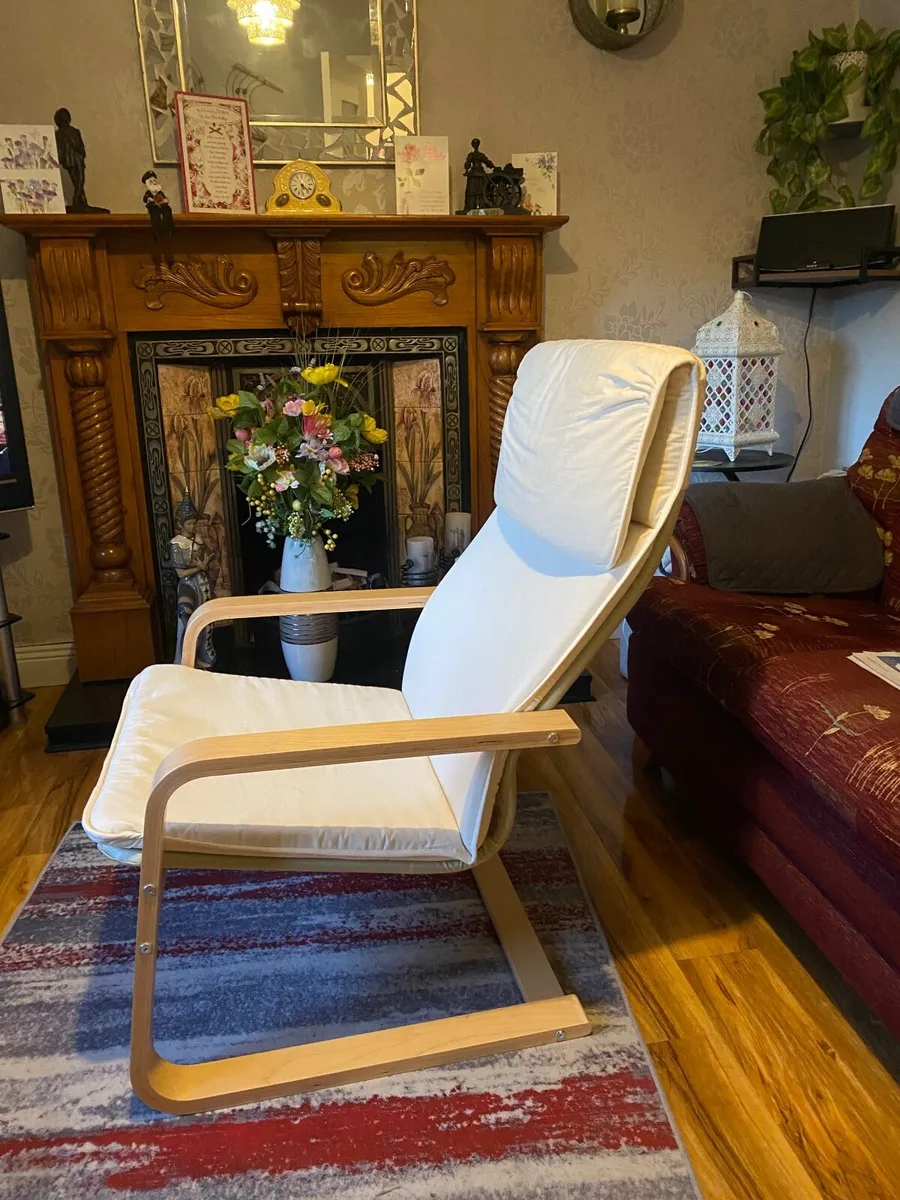 4 Chairs - Image 2