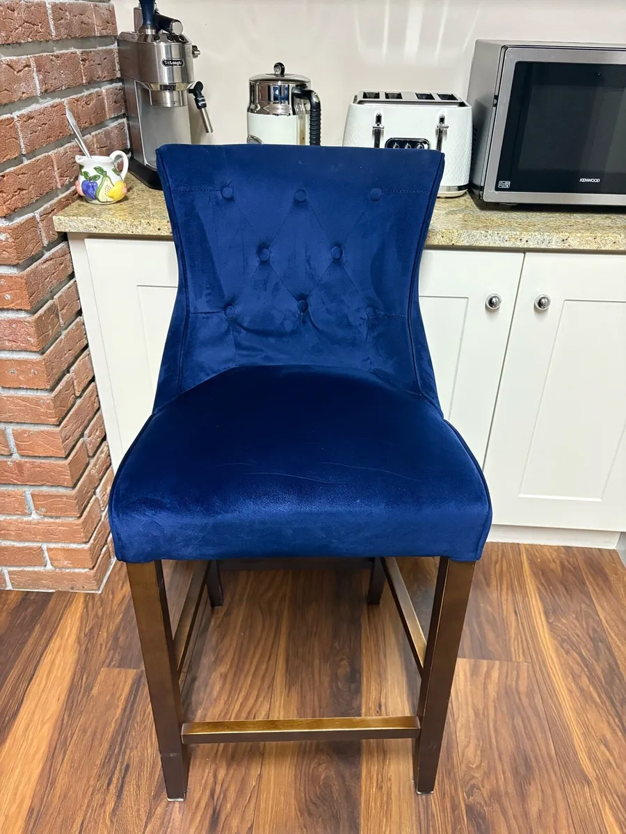 Island chairs/bar stool - Image 1