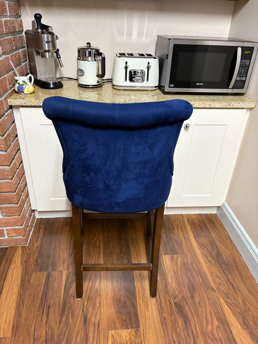 Island chairs/bar stool - Image 3