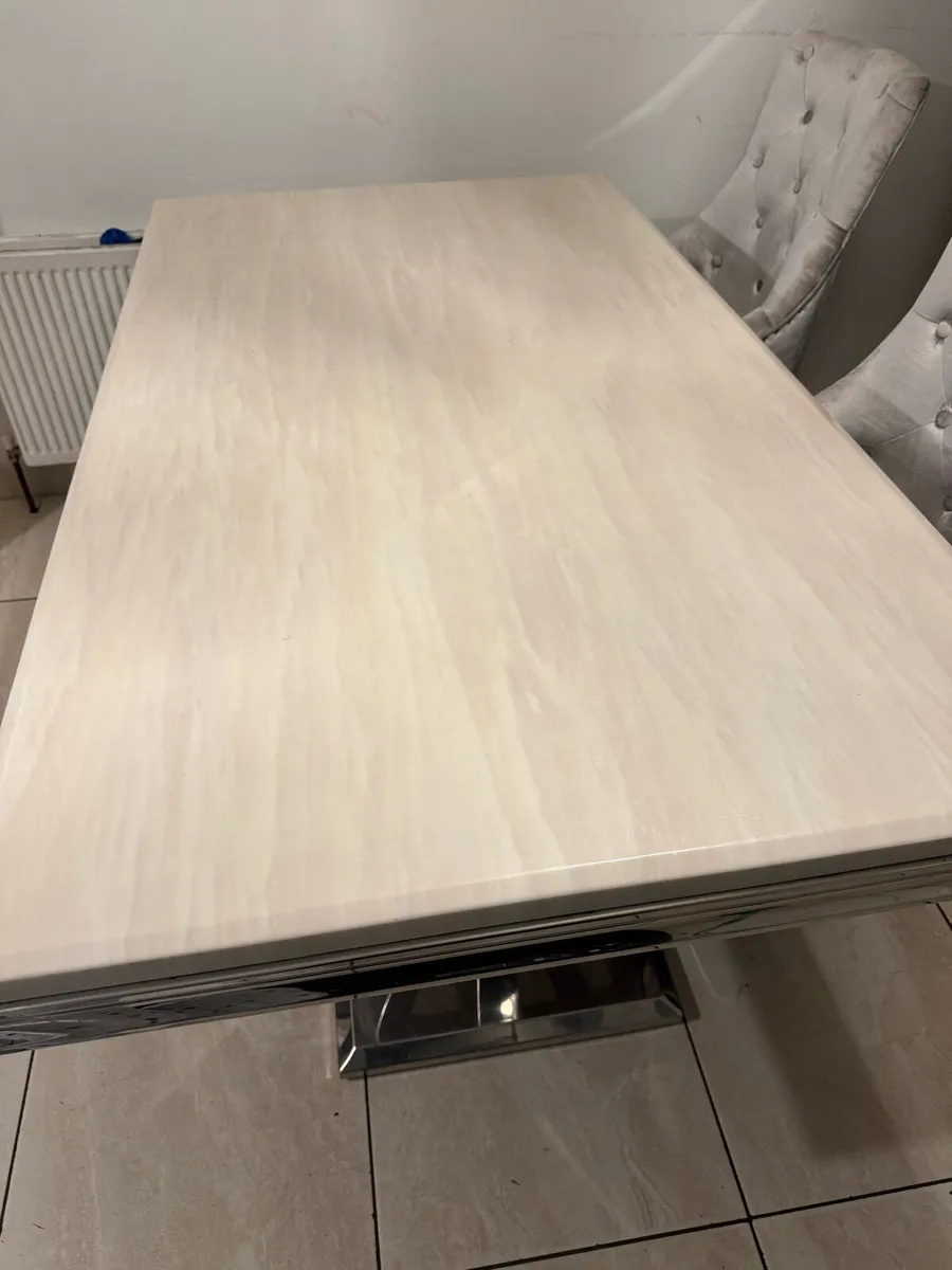 Kitchen table - Image 3