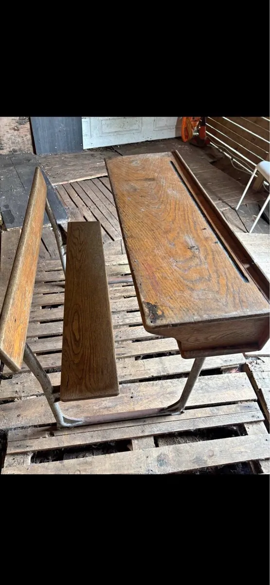 Old school desk - Image 1