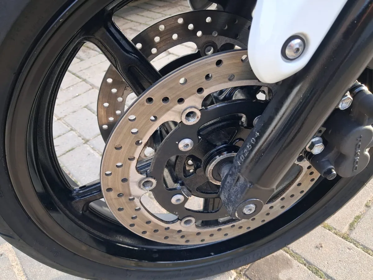 SUZUKI GLADIUS 650 2010 - Image 3