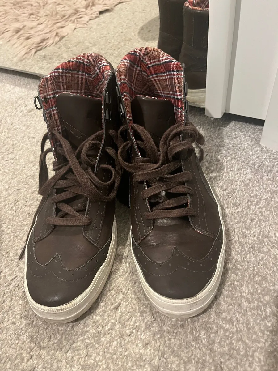 Shoes - Image 2