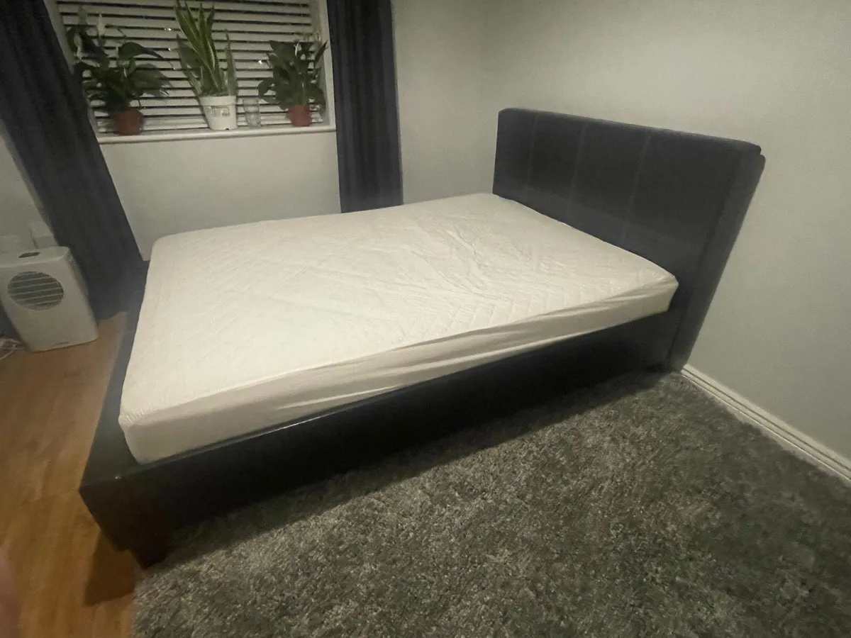 Bed and mattress - Image 1