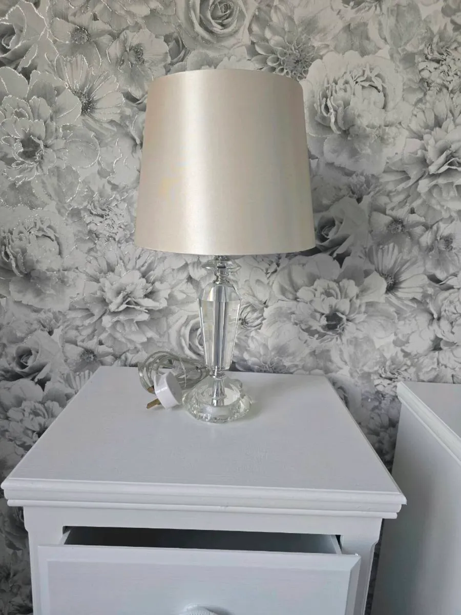 Bedside table lamps - Image 2