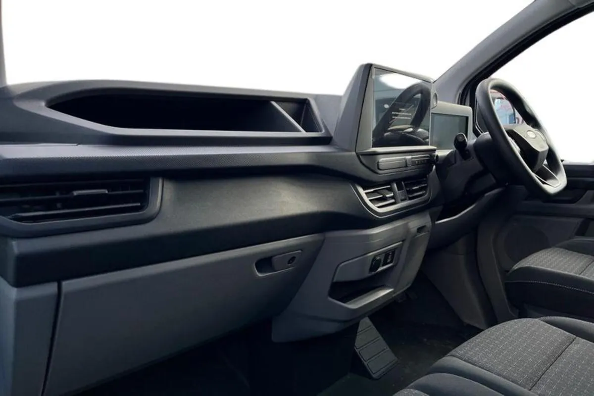 Ford Transit Custom E- 320 L1  RWD 100kW 65kWh H1 - Image 3