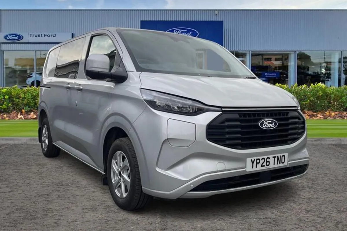 Ford Transit Custom 2.5 320 Duratec 11.8kWh Limite - Image 1
