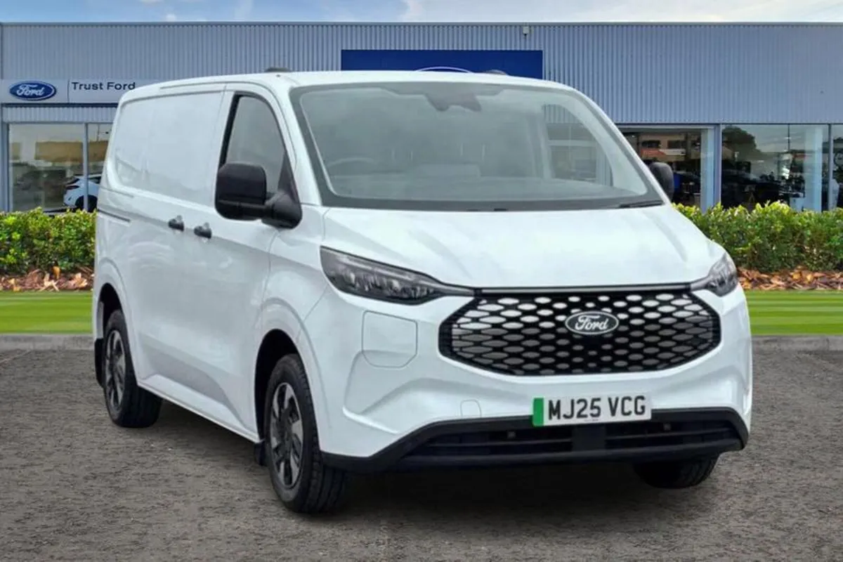 Ford Transit Custom E- 320 L1  RWD 100kW 65kWh H1 - Image 1